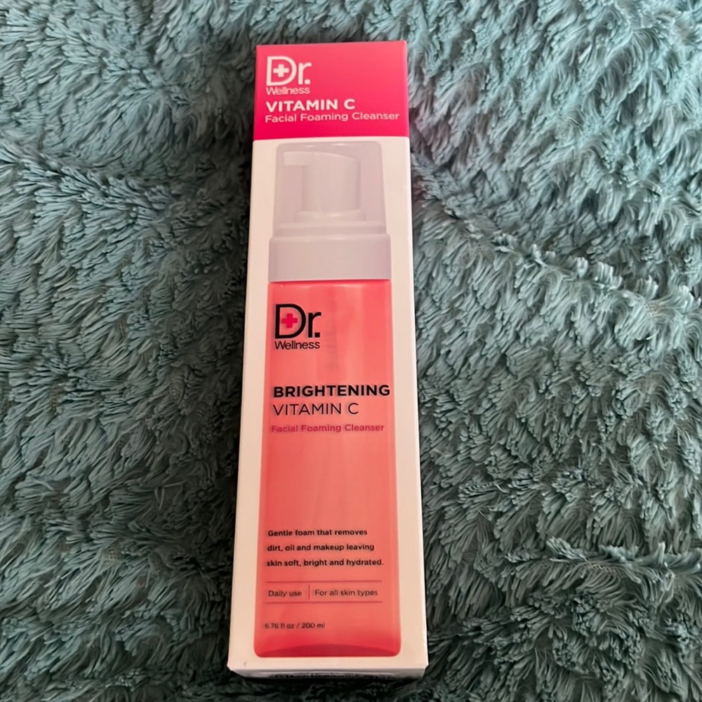 Dr Wellness Vitamin C Brightening Facial Foaming Clean. All Skin Types